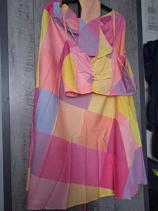 Skirt And Top And Neck Scarf - Picture 1 of 3