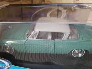 Maisto 1953 Studebaker Starliner 1:18 - Picture 1 of 6