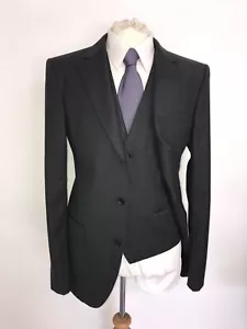 HUGO BOSS - Slim Fit 3 PIECE DARK GREY WOOL SUIT - 40 Reg - W34 L30 - GORGEOUS - Picture 1 of 15