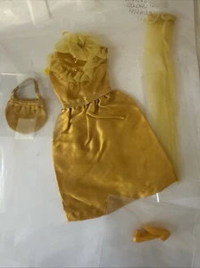 VINTAGE 1972 BARBIE GOLDEN GLITTER #3340 OUTFIT COMPLETE Bag Shoes Dress - Picture 1 of 6