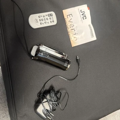 JVC Everio GZ-MS130BU Camcorder 16GB  40X Zoom w/ Battery Charger Excellent - Image 1 of 4