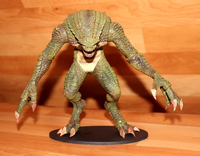 Figura de acción Resident Evil Archives Series Neca Hunter Foto 1 de 4