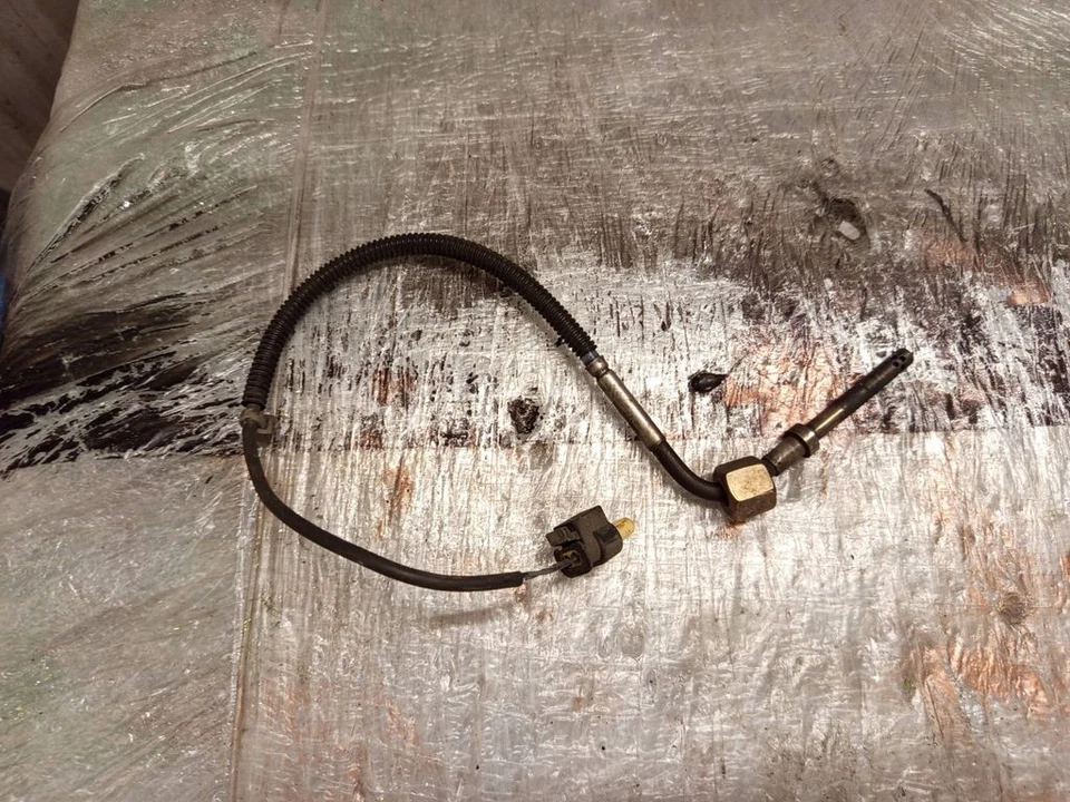 Sensore temperatura gas di scarico diesel Mercedes Classe V W447 2016 A0009055205 - Immagine 1 di 3