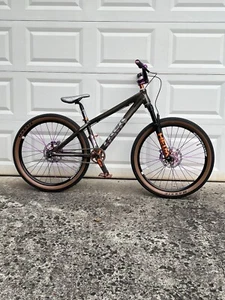 Dirt Jumper Bike - Picture 1 of 24