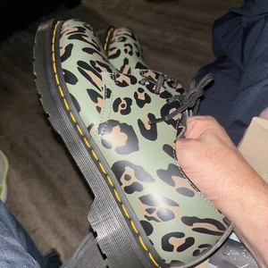 Dr.  Martens 27686 Skull Leopard Print Oxfords Green Men's 9 Women’s 10 New Doc - Picture 1 of 8