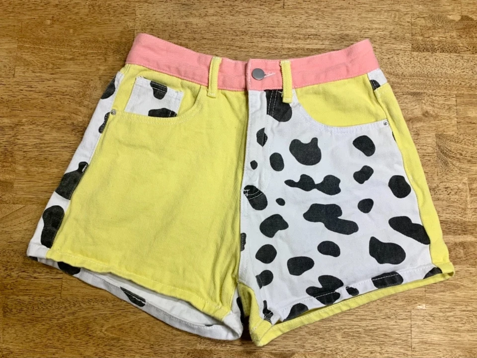 Pantalones Cortos Inspirados en Toy Story Jesse Denim Rosa Amarillo Estampado Vaca Disneyana Vaquera Foto 1 de 4
