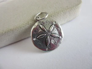 925 sterling silver Sand Dollar charm - Picture 1 of 3