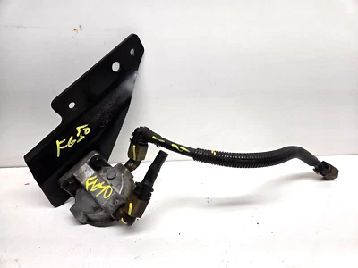 2007 FORD F650 7.2 CAT Caterpillar c7 engine diesel filter housing bracket Foto 1 de 4