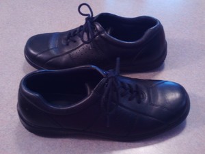 bass athletic sneakers