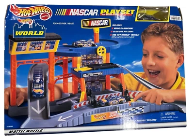 Hot Wheels World NASCAR Playset Brand New 1999 Vintage 65754-99 FREE SHIPPING - Image 1 of 4