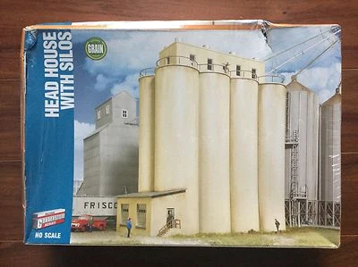 WALTHERS 1/87 HO SCALE CORNERSTONE HEAD HOUSE WITH SILOS KIT ITEM # 933-2942 F/S - Image 1 of 4