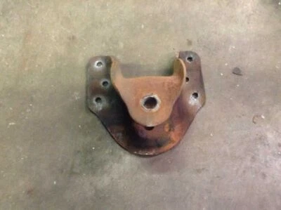 Soporte de suspensión delantero de resorte de hoja trasero para 00 01 02 03 04 05 06 07 Ford F250 F350 Foto 1 de 4