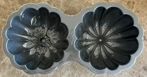 Wilton 3D Pumpkin Cake Pan - Picture 1 of 7
