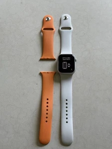 Apple Watch Series 8 41 mm aluminium argenté - Photo 1 sur 8