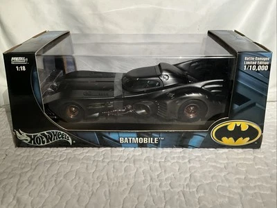 Hot Wheels 1:18 Limit red Edition  Batman DC Battle Damage Diecast Sealed  - Image 1 of 4