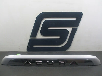 2002 Acura MDX - Rear Tailgate Upper License Plate Trim Garnish (Silver-NH638M) Foto 1 de 4