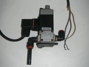 SMC Pneumatic Valve (3262) - Picture 1 of 1