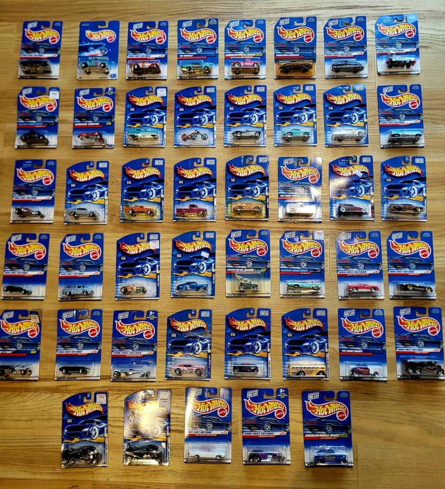 Matchbox Hot Wheels Die-Cast Cars HUGE LOT (45 CARS) - Image 1 of 4
