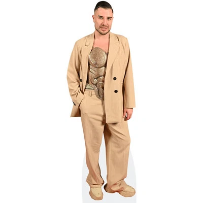 Daniel Curtis (Beige Outfit) tamano reducido - Imagen 1 de 4