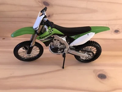 Maisto Assembly Line Kawasaki KX 450f model - Image 1 of 4