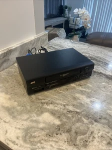 JVC HR-A591U Videorecorder 4-Kopf HiFi Stereo Recorder VHS Player ohne Fernbedienung, getestet funktioniert - Bild 1 von 4
