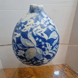 Lace Design 6'' Bud Vase Blue and Cream Leaf Desian Asian Pottery - Picture 1 of 5