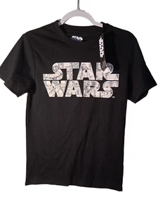 Nueva Camiseta Estilo Anime Star Wars Logo Deletreado Negra Unisex Mediana Disney - Imagen 1 de 2