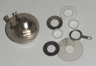 2N2227 5961-00-724-2097 power transistor mil spec with mounting hardware - Image 1 of 3