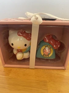 Hello Kitty “ Phone A Friend” Salt & Pepper Shakers, NIB - Picture 1 of 4