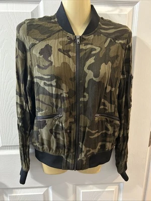 Full Tilt Juniors M Camo Jacket 2 Zipper Pockets Lightweight Super Cute! EUC  - Image 1 of 4