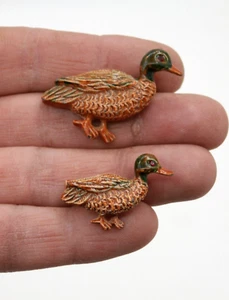 Vtg. Gerry's Mallard Ducks Pin Brooch Painted Mama & Baby Set/2 Red Eyes Signed - Picture 1 of 8