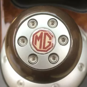 MG GETRIEBEKNÖPFE SCHALTEINSATZ GEWÖLBTES HARZABZEICHEN 14 mm MGF ZIDGET Z alle Größen - Bild 1 von 6