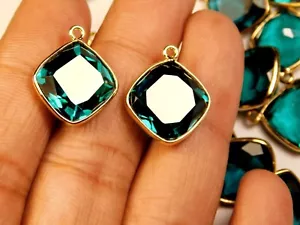 Conectores de bisel chapado en oro corte cojín facetado Qtz Hydro Neon Apatite - 2 piezas - Imagen 1 de 6