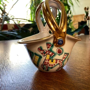 Cesta de cerámica italiana blanca asas doradas colorido pájaro perro Art Deco porcelana - Imagen 1 de 9
