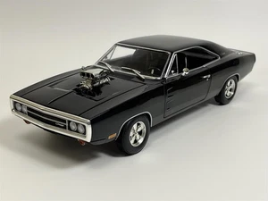 1970 Dodge Charger Blown Engine Black 1:18 Greenlight Artisan Collection 19122 - Picture 1 of 11
