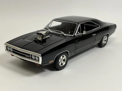 1970 Dodge Charger Blown Engine Black 1:18 Greenlight Artisan Collection 19122 - Image 1 of 4
