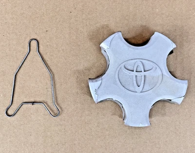 91 - 95 Toyota MR2 7757 Wheel Center Rim Cap Dust Cover Hub Lug SILVER D BROKEN - Image 1 of 4