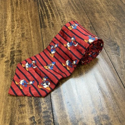 Corbata de hombre DONALD DUCK a rayas rojas The Disney Store 100 % seda Seta Italia Foto 1 de 4
