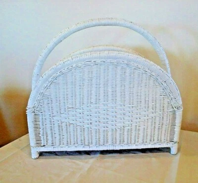 Винтажный плетеный ротанг журнал запись стойка библиотека газеты дерева белый потертый - Изображение 1 из 4