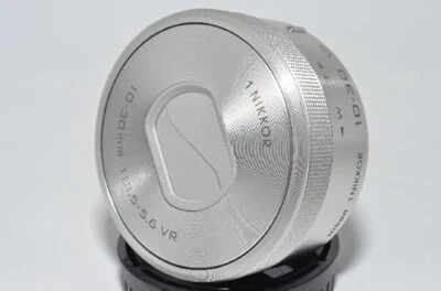 Lente zoom estándar Nikon 1 NIKKOR VR 10-30 mm f/3,5-5,6 PD-ZOOM plateada de Japón Foto 1 de 4