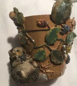 Kitsch Country Crafts Embossed Studio Hand crafted Pottery Glazed + Hedgehog - Picture 1 of 8