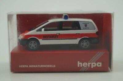 Herpa Modellauto 1:87 H0 VW Volkswagen Sharan Notarzt Nr. 043168 - Bild 1 von 4