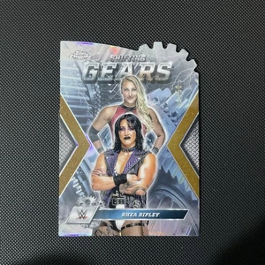 2025 Topps Chrome WWE - Shifting Gears Gold Refractor SG-RR Rhea Ripley - Bild 1 von 2
