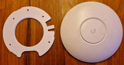 Ubiquiti UniFi UAP-AC-PRO Wireless Access Point - Bild 1 von 3