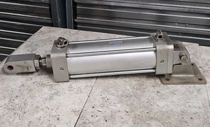 NCDA1D325-0800-X2USITT SMC Pnuematic Tie Rod Cylinder - Clean & Tested! - Picture 1 of 1