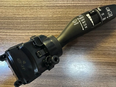 NUEVO OEM HYUNDAI SANTA FE 2013-2016 - MONTAJE INTERRUPTOR LIMPIAPARABRISAS MONTADO EN COLUMNA Foto 1 de 3