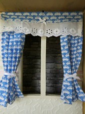 GARDINE,15cm lang,hellblau-weiße Autos,Kinderzimmer,Puppenstube,