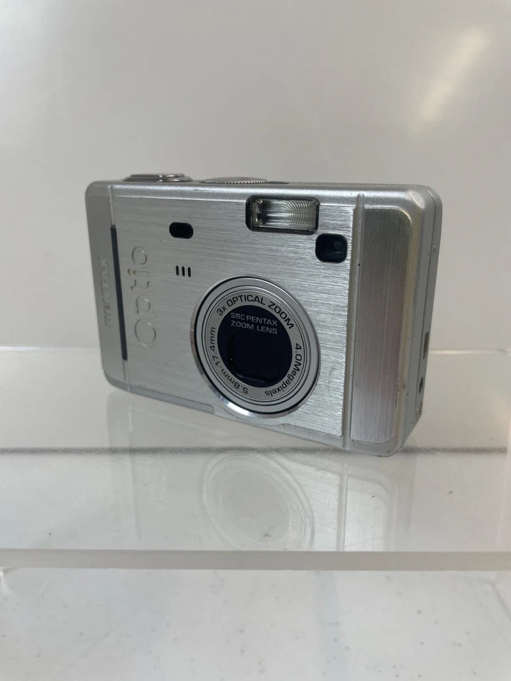 Pentax Optio S40 4MP Digital Camera with 3x Optical ZOOM Tested NO BATTERIES - Image 1 of 4