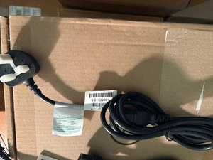 IBM 39M5151 UNITED KINGDOM 10A LINE C13 TO BS 1363 (2.8M) POWER CABLE - Afbeelding 1 van 1