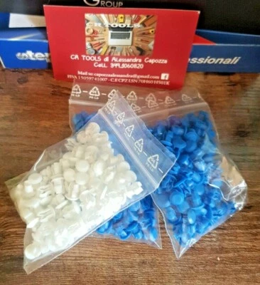 BOTTONI TARGA BLU 500 PEZZI - KIT FISSAGGIO TARGA AUTO CLIP  300 AZZURRO 200 BIA - Imagen 1 de 4
